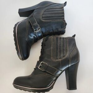 Sofft Lace Boots Womens  Sz 7.5  GUC